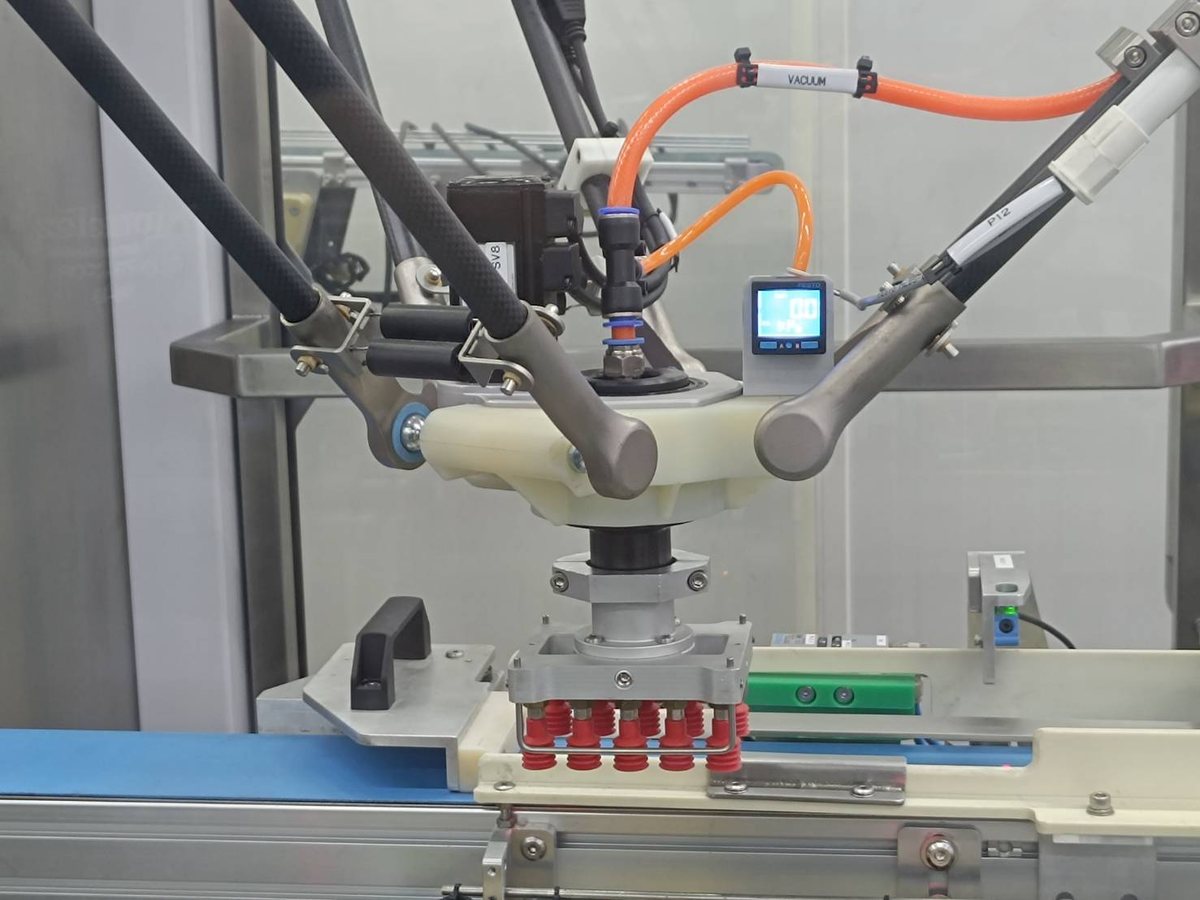 Delta robot in production line